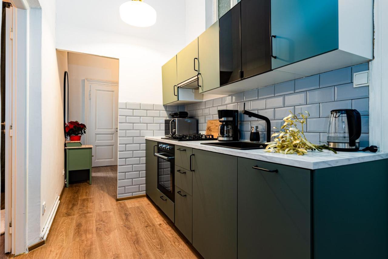 Black Gold Kingdom Apartment Prague